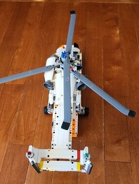 Lego 42052 Technic Heavy Lift Helicoper Fully Funtioal